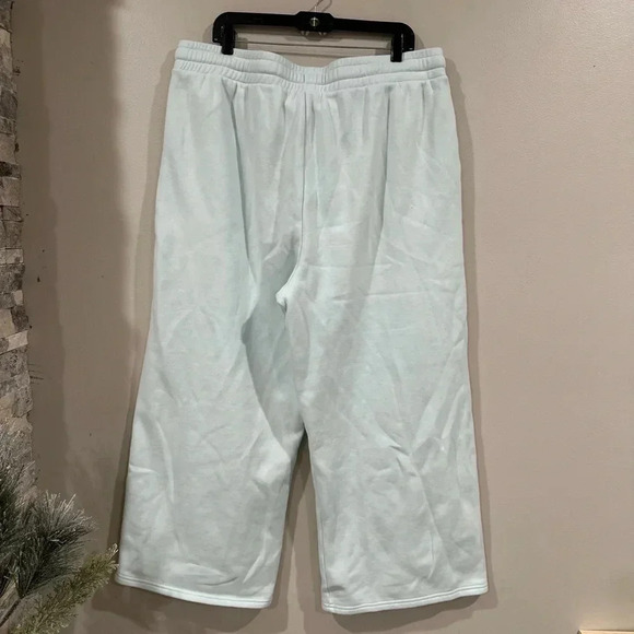 Savage X Fenty Light Blue Aqua Sweatpants. Womens Size 2X - Picture 4 of 9